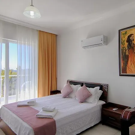 ölüdeniz Ovacıkta 5 Yatak Odalı, 12 Kişilik , Müstakil Havuzlu 1 Villa *