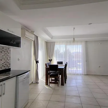 ölüdeniz Ovacıkta 5 Yatak Odalı, 12 Kişilik , Müstakil Havuzlu 1 Villa