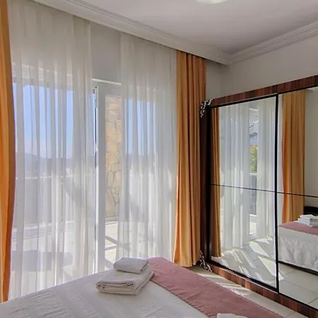 Villa ölüdeniz Ovacıkta 5 Yatak Odalı, 12 Kişilik , Müstakil Havuzlu 1 *