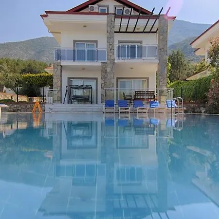 Oludeniz Ovacikta 5 Yatak Odali, 12 Kisilik , Mustakil Havuzlu 1 * Fethiye