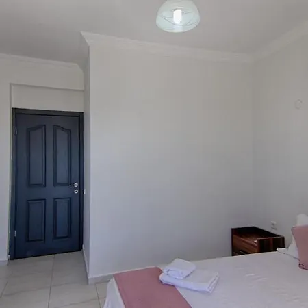 Oludeniz Ovacikta 5 Yatak Odali, 12 Kisilik , Mustakil Havuzlu 1 Villa
