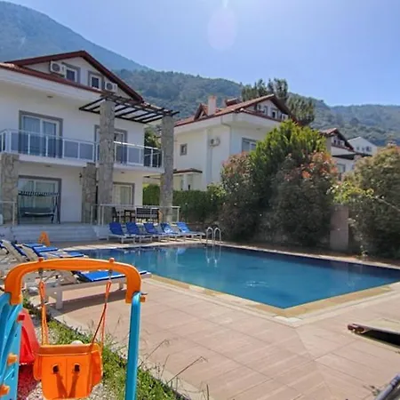 Oludeniz Ovacikta 5 Yatak Odali, 12 Kisilik , Mustakil Havuzlu 1 Fethiye