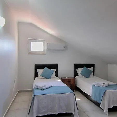 Oludeniz Ovacikta 5 Yatak Odali, 12 Kisilik , Mustakil Havuzlu 1 * Fethiye